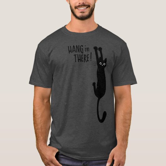 おもしろいつる黒猫が乗っつるている！ユーモアのある Tシャツ (正面)