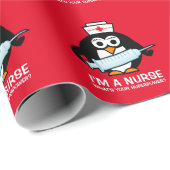 おもしろいでかわいいペンギンのナースの休日の包装紙 ラッピングペーパー (ロールコーナー)