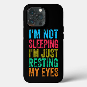 おもしろいですね、私は寝ていません。ただ目を休めているだけです iPhone 13 PROケース