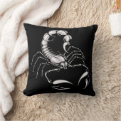 おもしろいではない銀製の蠍座 クッション (ブランケット)