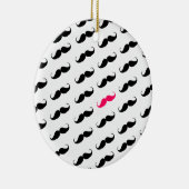 おもしろいでガーリーなピンクおよび黒い髭パターン セラミックオーナメント (右)