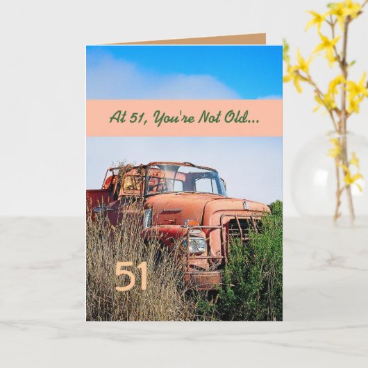 おもしろいで幸せな第51誕生日-ヴィンテージのオレンジのトラック カード (黄色い花)