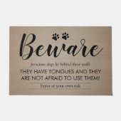 おもしろいで素朴な国は犬の用心します ドアマット (正面)