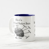 おもしろいで退職したな郵便局員のTシャツおよびギフト ツートーンマグカップ (正面左)