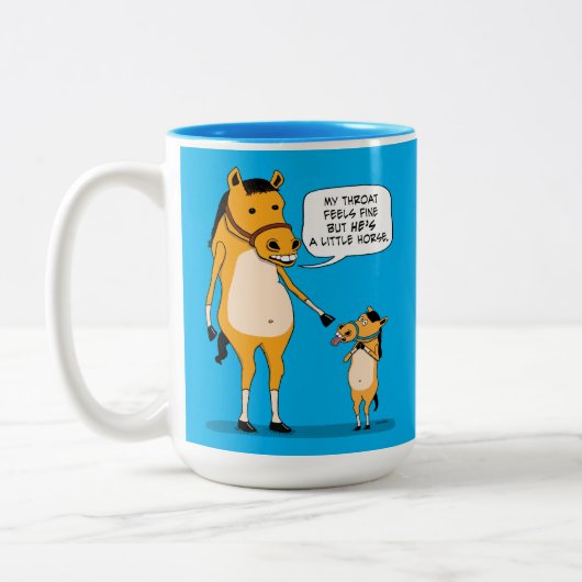 おもしろいで、かわいく大きい馬および小さい馬 ツートーンマグカップ (左)