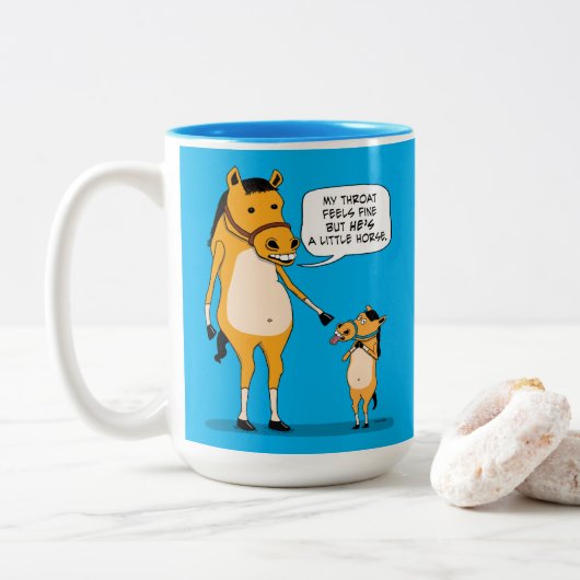 おもしろいで、かわいく大きい馬および小さい馬 ツートーンマグカップ (ドーナツ)