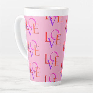 おもしろいと可愛カラフルい「LOVE」パターンドピンク カフェラテマグ