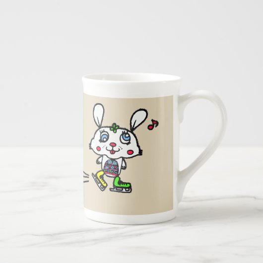 おもしろいなアイススケートのウサギ ボーンチャイナマグカップ (右)