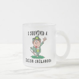 おもしろいなアイルランド語-私はアイルランドの幼年期を生き延びました フロストグラスマグカップ