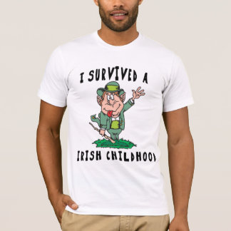おもしろいなアイルランド語-私はアイルランドの幼年期を生き延びました Tシャツ