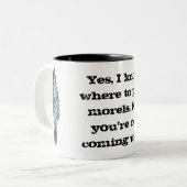 おもしろいなアミガサタケのハンターのコーヒーカップ ツートーンマグカップ (正面左)