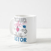 おもしろいなキリスト教の牧師の誇りを持ったな愛情のある妻のマグ コーヒーマグカップ (正面左)