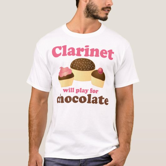 おもしろいなクラリネットはチョコレートのために働きます Tシャツ (正面)