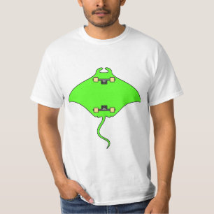 おもしろいなスケート光線のアカエイのスケートボードの魚釣りのおもし Tシャツ