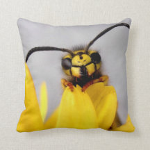 おもしろいなスズメバチの装飾用クッション