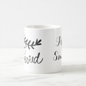 おもしろいなスミスCoupleたった今結婚しました夫人のコーヒー・マグ コーヒーマグカップ (中央)