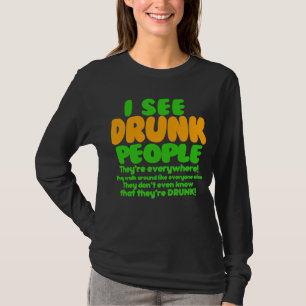 おもしろいなセントパトリックの日の緑ビール Tシャツ