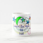 おもしろいなナースのTシャツおよびギフト コーヒーマグカップ (中央)