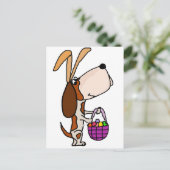 おもしろいなバセットハウンド犬のイースターのウサギ シーズンポストカード (スタンド正面)
