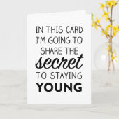 おもしろいなバースデー・カード: 若くとどまることへの秘密 カード (黄色い花)