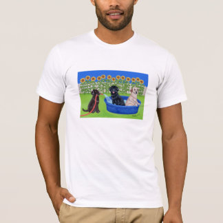 おもしろいなプールを囲んでのパーティのラブラドール Tシャツ