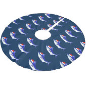 おもしろいなマカジキサンタクロース ブラッシュドポリエステルツリースカート (アングル)