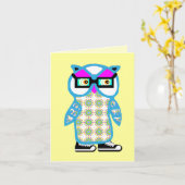 おもしろいなレトロの青いヒップスターのフクロウのブランクの挨拶状 カード (黄色い花)