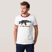 おもしろいなロシア人のカラシニコフ自動小銃の軍のTシャツのデザイン Tシャツ (正面フル)