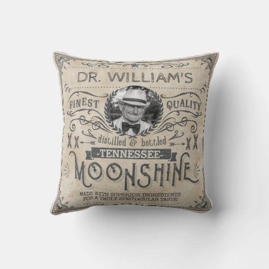 おもしろいなヴィンテージの密造酒の田舎者の薬のカスタム クッション (裏面)