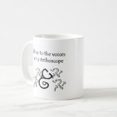 おもしろいな医者かナースのTシャツおよびギフト コーヒーマグカップ (正面左)