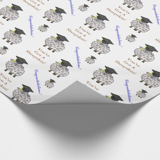 おもしろいな卒業のヒツジの羊皮のギフト用包装紙 ラッピングペーパー (角)