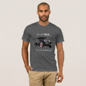 おもしろいな古くないしかしクラシックなヴィンテージ車のモダン Tシャツ (正面フル)