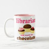 おもしろいな司書のマグ ツートーンマグカップ (左)