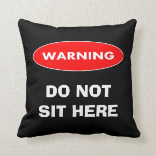 おもしろいな名前入りここに坐りません クッション