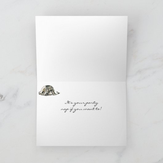 おもしろいな息子の誕生日によって疲れさせているうたた寝のハスキーな犬 カード (内部)