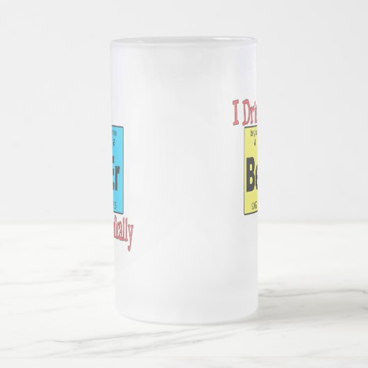 おもしろいな曇らされたビールのジョッキ、私はビールを周期的に飲みます フロストグラスビールジョッキ (中央)