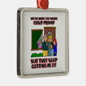 おもしろいな漫画-家に帰る子供及び家族 メタルオーナメント (右)