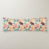 おもしろいな猫および犬が付いているパターン ボディピロー (正面)