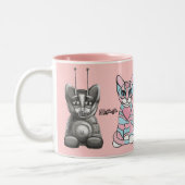 おもしろいな猫の親友は永久に襲います ツートーンマグカップ (左)