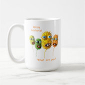 おもしろいな細菌のマグ コーヒーマグカップ (左)