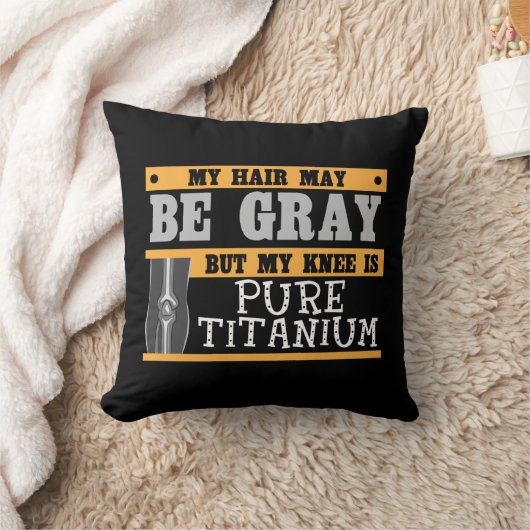 おもしろいな膝の取り替えのより古い灰色の毛の外科 クッション (ブランケット)