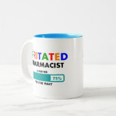 おもしろいな薬剤師のローディングのTシャツ ツートーンマグカップ (正面左)