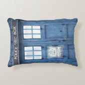 おもしろいな警察は公共呼出し箱に電話をかけます アクセントクッション (正面)