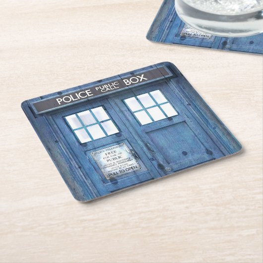 おもしろいな警察は公共呼出し箱に電話をかけます スクエアペーパーコースター (アングル)