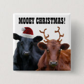 おもしろいな農場のMooeyのクリスマスはボタンを脅かします 缶バッジ (正面)