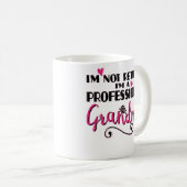 おもしろいな退職のギフトの祖母の退職したなコーヒー・マグ コーヒーマグカップ (正面右)