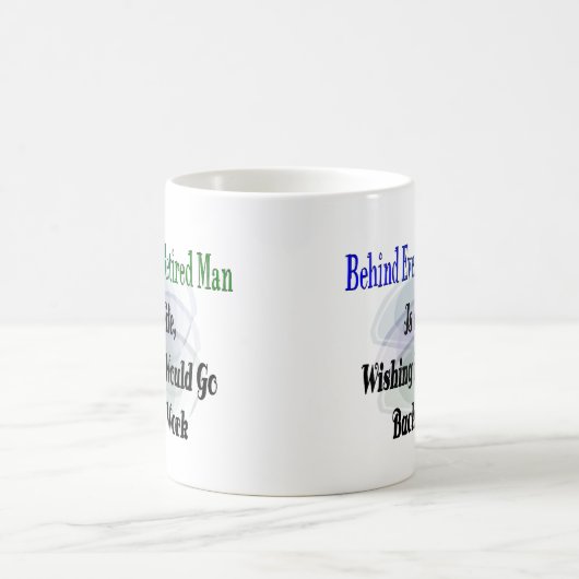 おもしろいな退職のTシャツおよびギフト コーヒーマグカップ (中央)