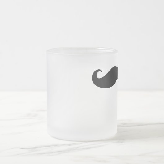 おもしろいな顔の口ひげの髭の顔の毛パターン フロストグラスマグカップ (中央)