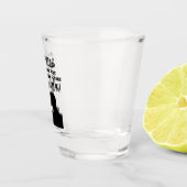 おもしろいな食料雑貨品店の狩りの人の引用文の木びき台のシカ ショットグラス (右)