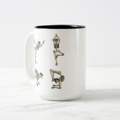 おもしろいな骨組ヨガのトレーニングはハロウィンを提起します ツートーンマグカップ (正面左)